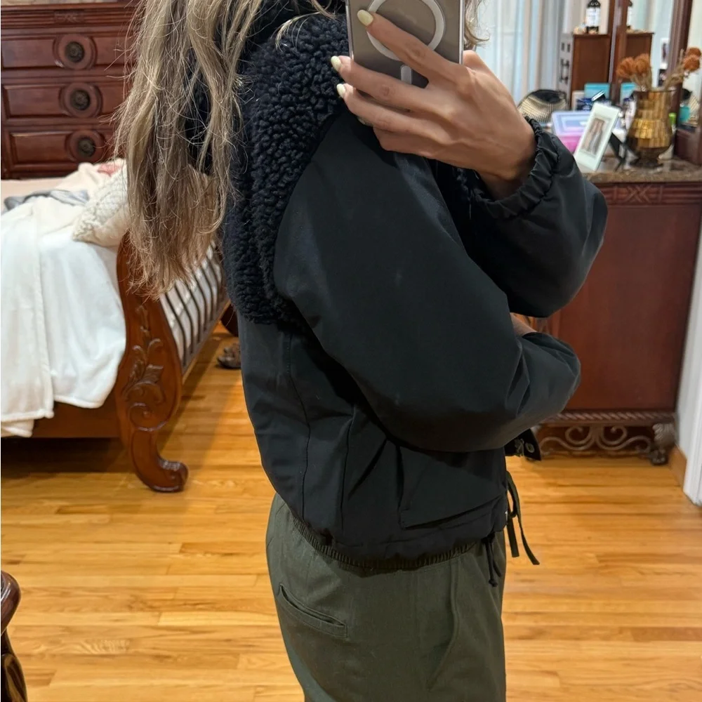 Abercrombie & Fitch cropped black jacket - Picture 4 of 5